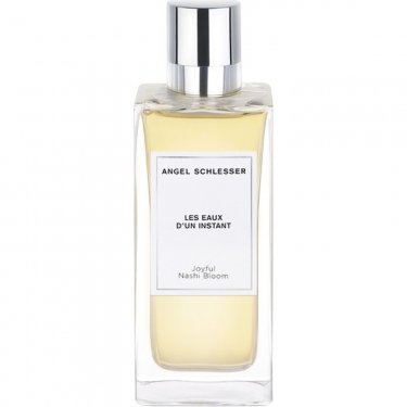 Les Eaux d'un Instant: Joyful Nashi Bloom