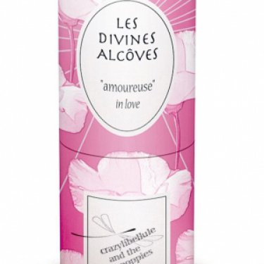 Les Divines Alcôves: Amoureuse / In Love